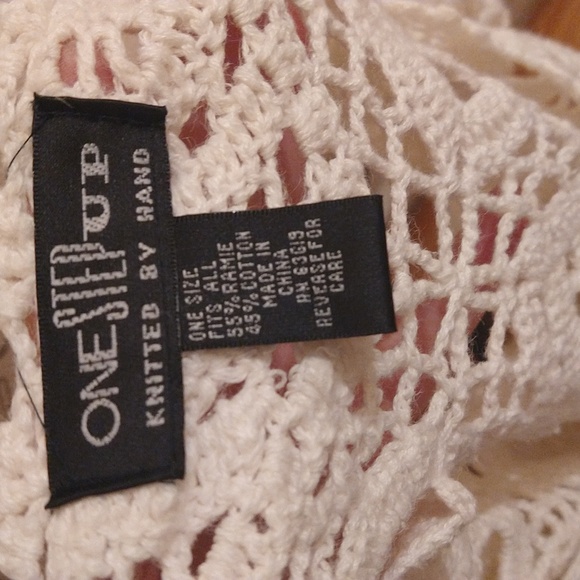 One Step Up loosely crocheted white sweater Sz OS - Picture 8 of 10